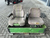 John deere tractorstoel (2x) - afbeelding 1 van  3