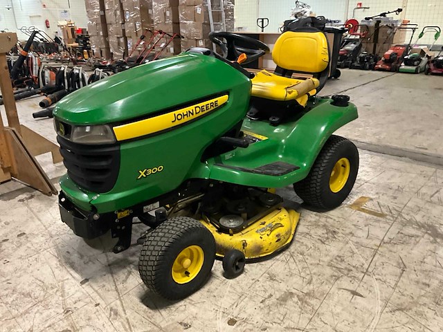 John deere x300 zitmaaier - afbeelding 1 van  11