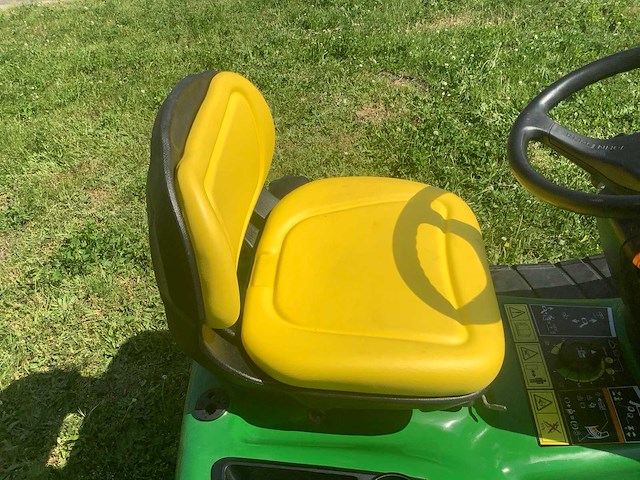 John deere x300 zitmaaier - afbeelding 1 van  5