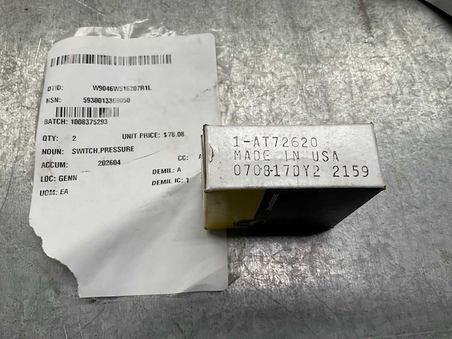 Johndeere pressure switch (2x) - afbeelding 2 van  3