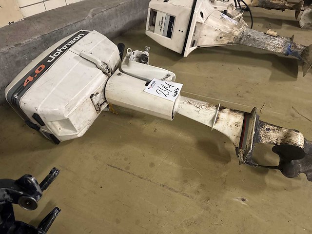 Johnson - 4 pk - buitenboordmotor - afbeelding 1 van  5