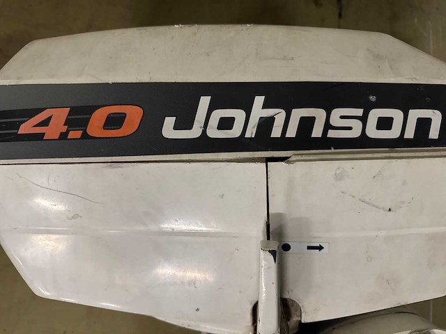 Johnson - 4 pk - buitenboordmotor - afbeelding 3 van  5
