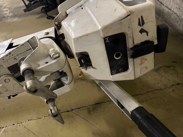 Johnson - 4 pk - buitenboordmotor - afbeelding 4 van  5