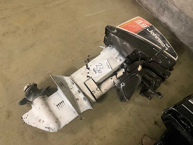 Johnson - 9,9 pk - buitenboordmotor - afbeelding 2 van  5