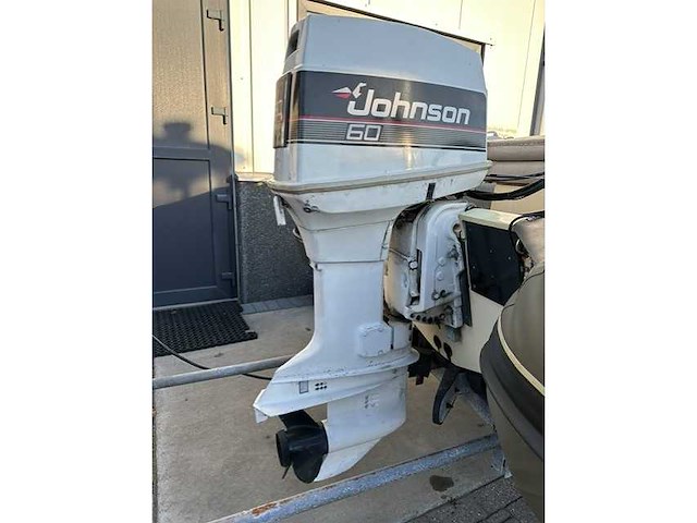Johnson - vro - buitenboordmotor - afbeelding 7 van  12