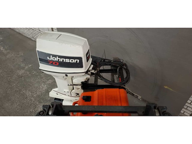 Johnson 70 pk buitenboordmotor - afbeelding 2 van  4