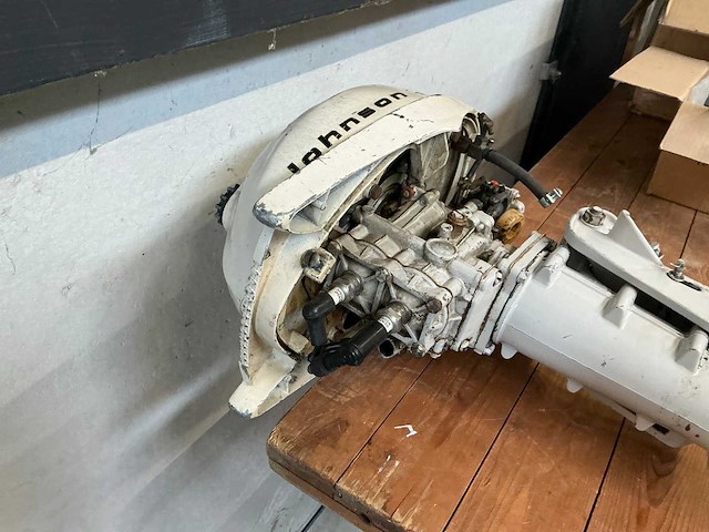 Johnson buitenboordmotor - afbeelding 4 van  5