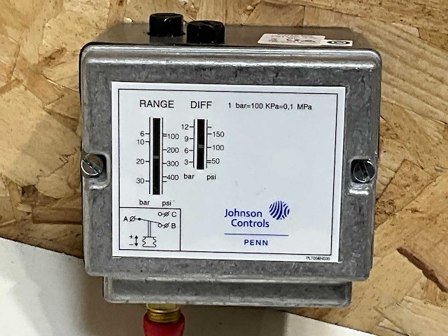Johnson controls p77aaw-9350 pressostaat 3-30 bar diff 3 5-12 bar style 5 ped (2x) - afbeelding 1 van  9