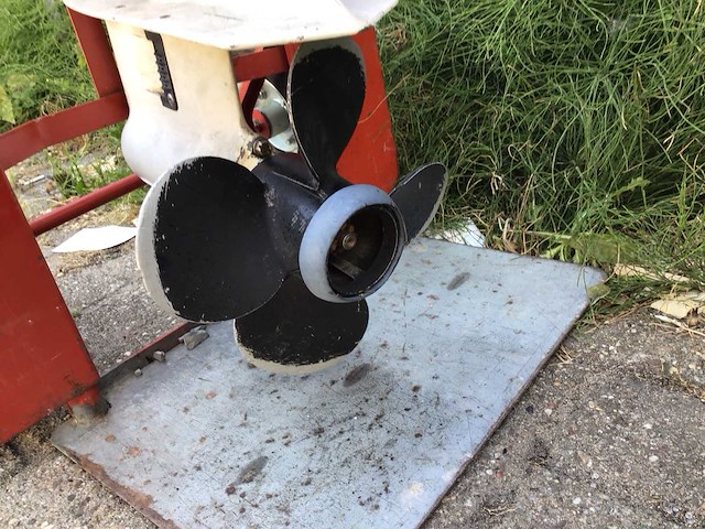 Johnson high trust 9.9 buitenboordmotor incl. bediening - afbeelding 1 van  3