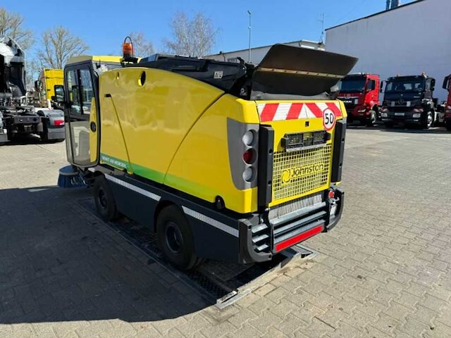 Johnston c202 - 2020 - compacte veegmachine - straatveegmachine - afbeelding 7 van  11