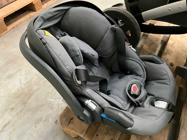 Joolz kinderwagen en autostoel - afbeelding 5 van  7