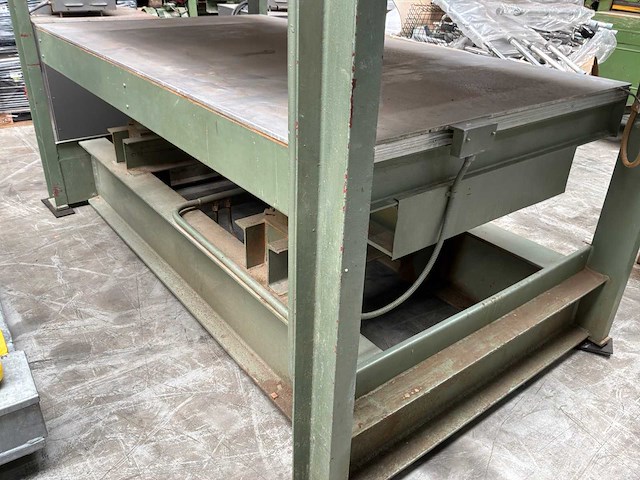 Joos hydraulische verwarmde fineerpers - afbeelding 10 van  11