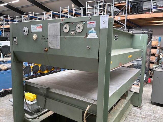 Joos hydraulische verwarmde fineerpers - afbeelding 5 van  11