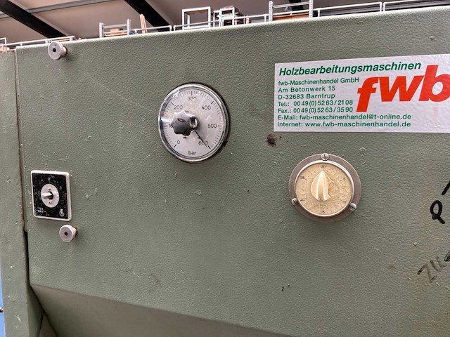 Joos hydraulische verwarmde fineerpers - afbeelding 8 van  11