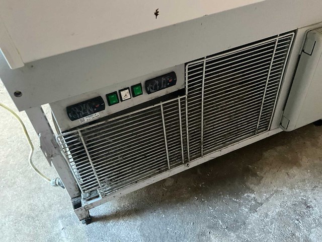 Jordao daisy rvt inbouw snackvitrine - afbeelding 6 van  10