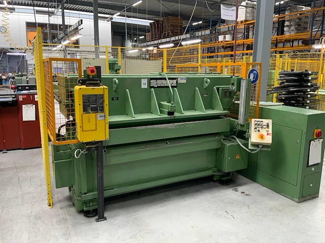 J.sandt 619 hydraulische grootvlak stanspers - afbeelding 2 van  7