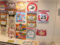 Jubileumschilden op twee wandschappen. - afbeelding 1 van  3