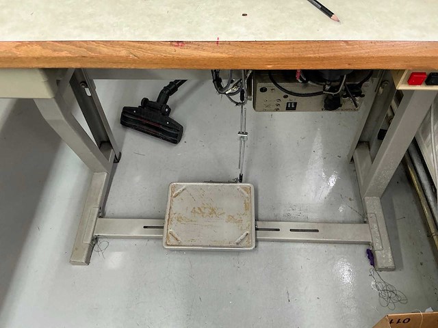 Juki ddl-555-4 industriële naaimachine - afbeelding 5 van  8