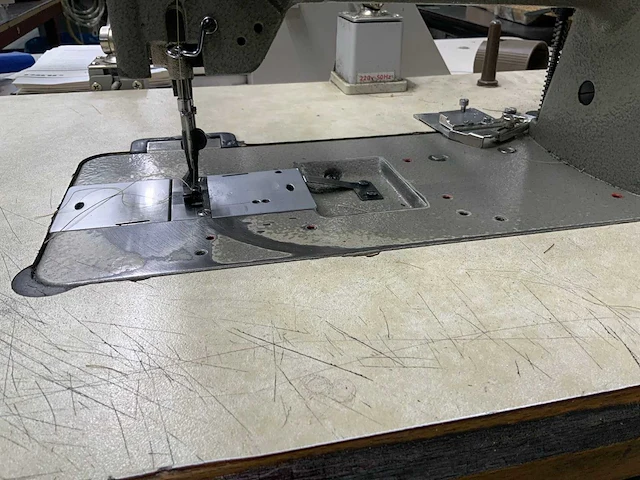 Juki lu-563 stikmachine - afbeelding 3 van  5