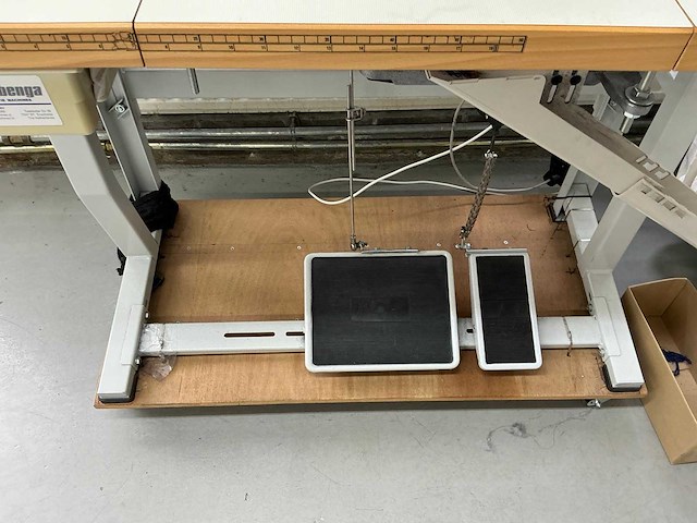 Juki mo-6714da lockmachine - afbeelding 3 van  8