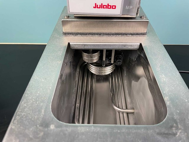 Julabo - f12 - gekoeld circulerend verwarmend waterbad - afbeelding 3 van  8