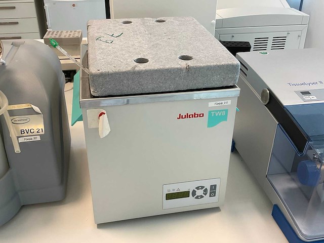 Julabo tw8 waterbak - afbeelding 1 van  2