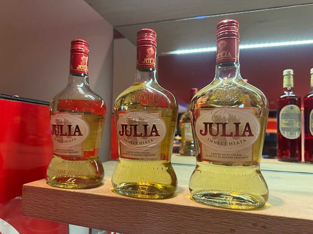 Julia - fles grappa (3x) - afbeelding 1 van  2