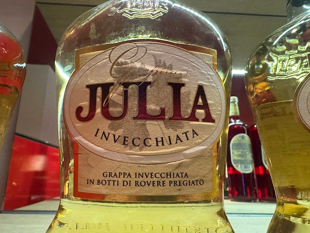 Julia - fles grappa (3x) - afbeelding 2 van  2