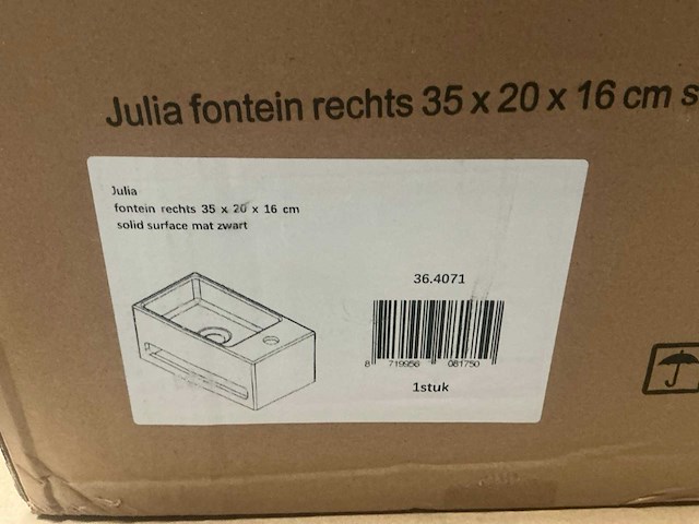 Julia rechts mat zwart fontein - afbeelding 1 van  1