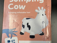 Jumping cow - afbeelding 2 van  3