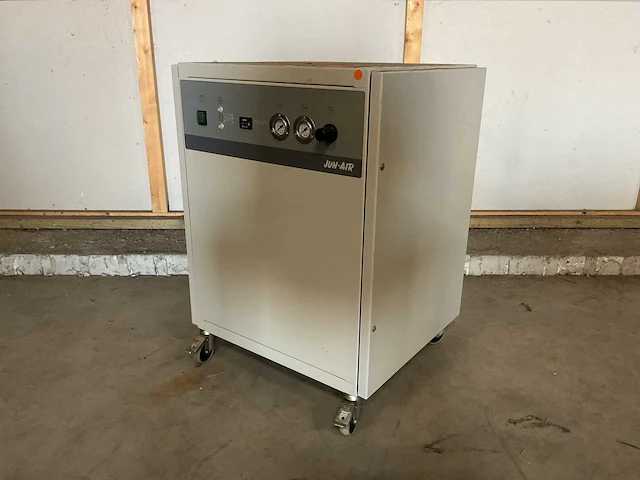 Jun-air 2000-m40 hogedrukcompressor - afbeelding 1 van  6