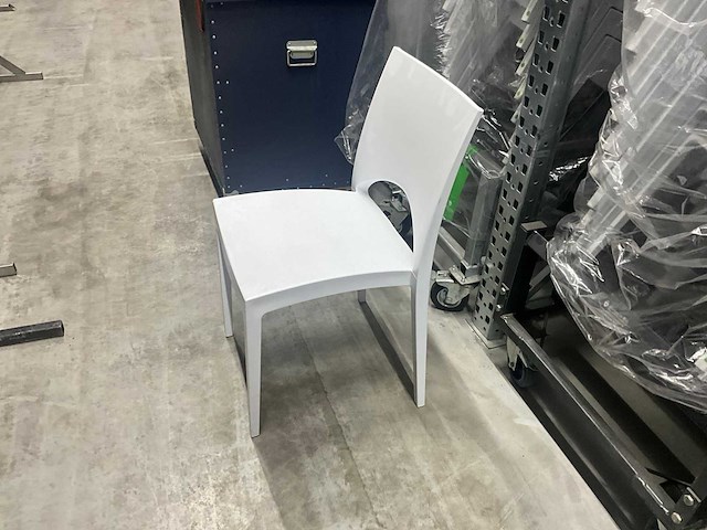 June wit stoel (235x) - afbeelding 2 van  4