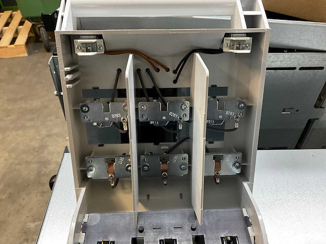 Jung 1 dtl 250 stroomonderbreker 3p (12x) - afbeelding 7 van  7