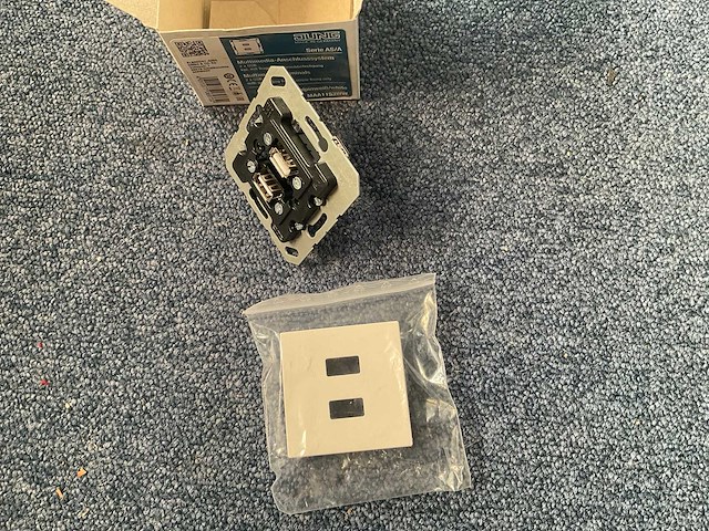 Jung a/as range - usb wandcontactdoos maa1153ww (x28) - afbeelding 3 van  4