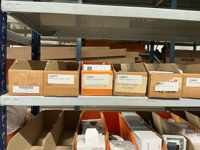 Jung divers schakelmateriaal - afbeelding 4 van  17