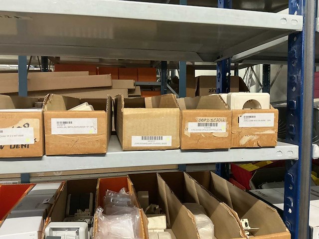 Jung divers schakelmateriaal - afbeelding 5 van  17