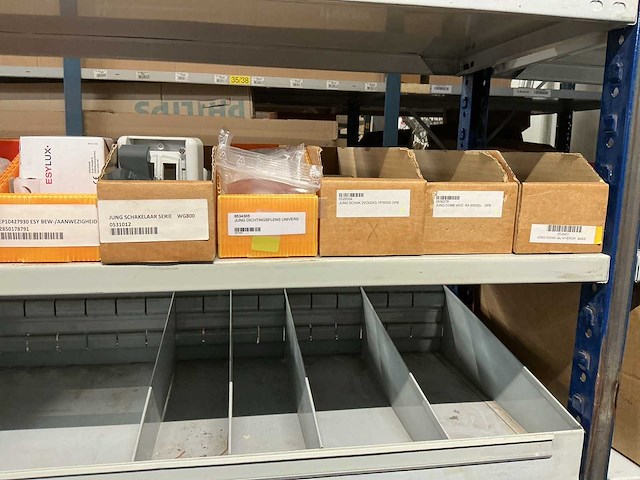 Jung divers schakelmateriaal - afbeelding 7 van  17