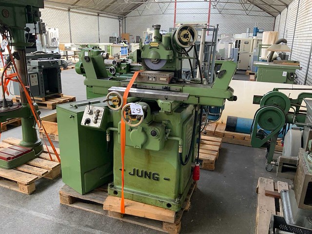 Jung vlakslijpmachine met afzuiging en magneetopspanplaat - afbeelding 1 van  7