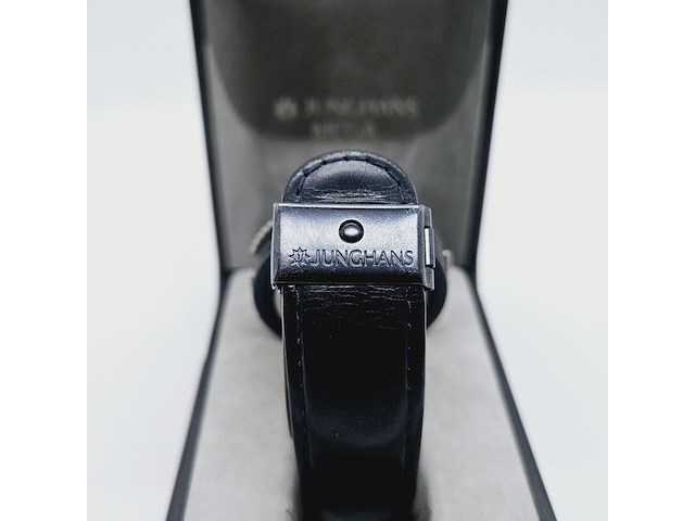 Junghans mega chrono-alarm horloge - inclusief originele doos - afbeelding 6 van  8