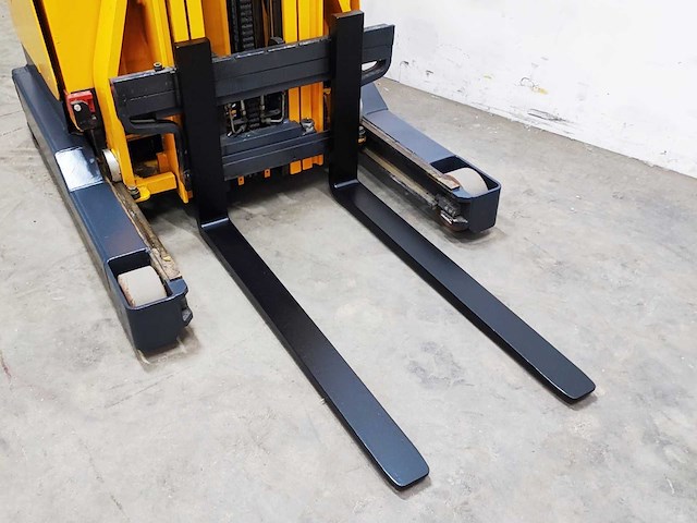 Jungheinrich - 1998 - etv 12 - reach truck - afbeelding 2 van  13