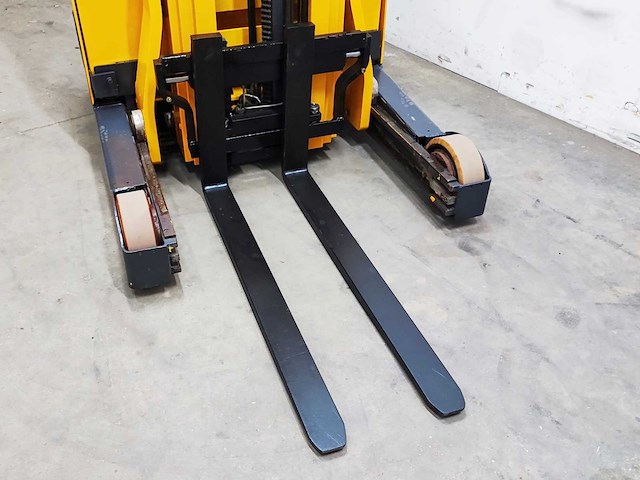 Jungheinrich - 2004 - etv 214 - reach truck - afbeelding 12 van  12