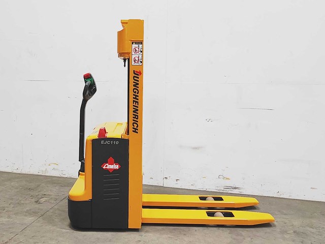 Jungheinrich - 2005 - ejc 110 - stapelaar - afbeelding 2 van  5