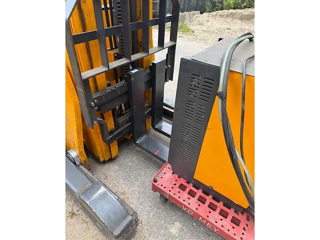 Jungheinrich - 2007 - etv214 - reach truck - reachtruck - heftruck - afbeelding 14 van  15