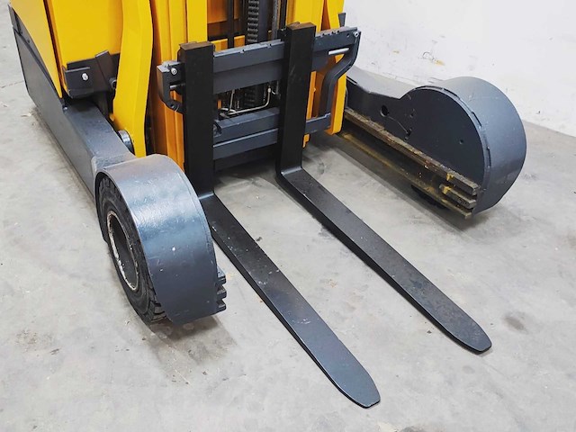 Jungheinrich - 2008 - etv c16 - binnen / buiten reach truck - afbeelding 8 van  9