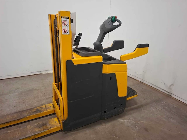 Jungheinrich - 2012 - elektrische palletwagen - afbeelding 2 van  11