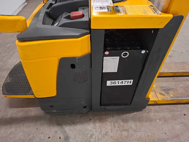 Jungheinrich - 2012 - elektrische palletwagen - afbeelding 6 van  11