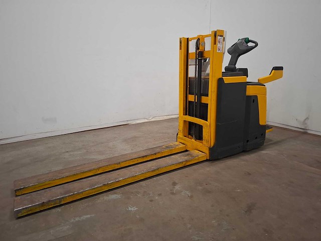 Jungheinrich - 2012 - elektrische palletwagen - afbeelding 1 van  11