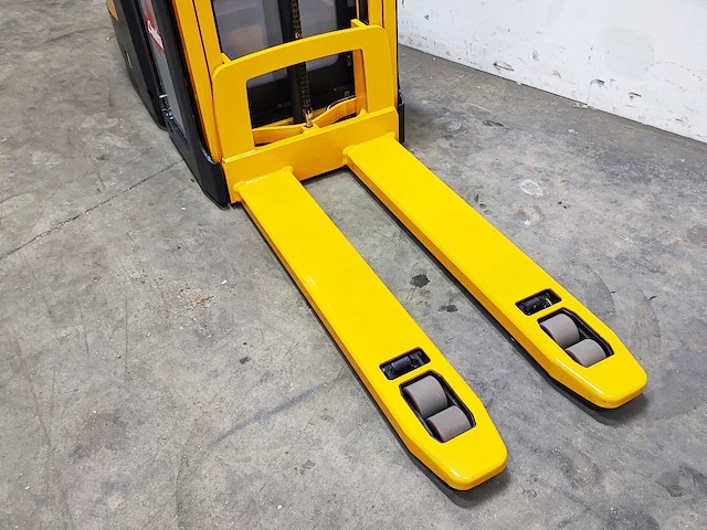 Jungheinrich - 2012 - erd 220 - stapelaar - afbeelding 2 van  11