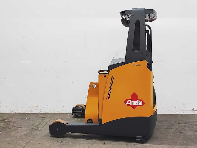 Jungheinrich - 2012 - etv 216 - reachtruck - afbeelding 1 van  7