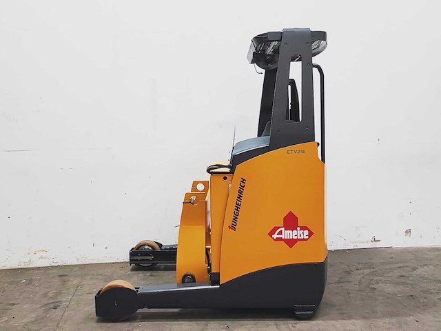 Jungheinrich - 2012 - etv 216 - reachtruck - afbeelding 1 van  4